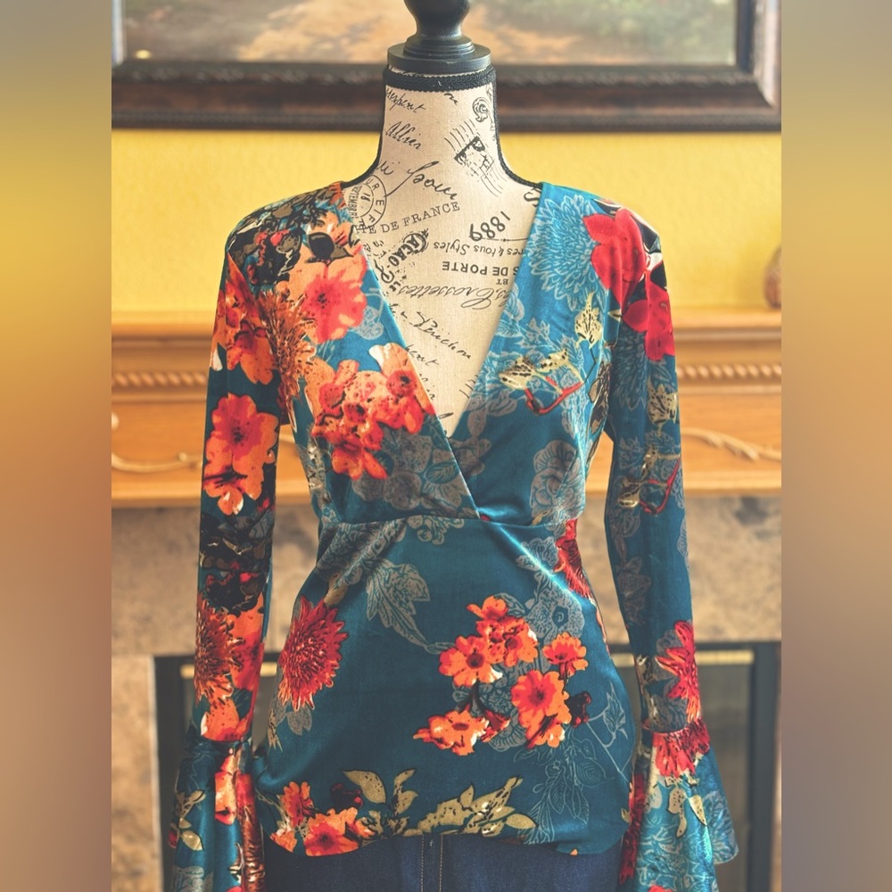 Venus velvet floral top